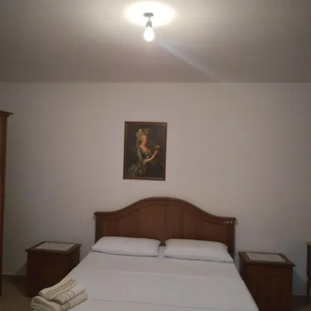 Tahiri 3 Villa Golem (Tirana)
