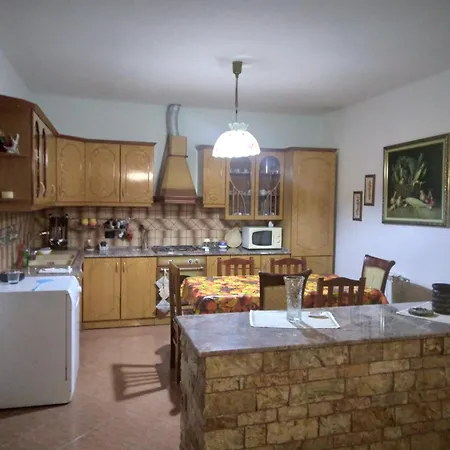 Tahiri 3 Villa Golem (Tirana)